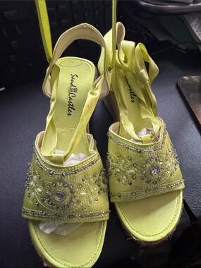 Sassy Cinder Embellished Lime Green Women's Slingback Sandals